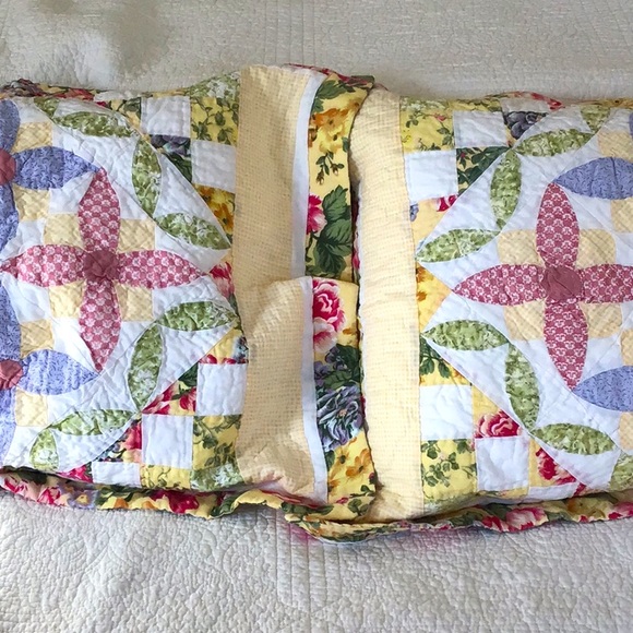 Two QUILTED PILLOW SHAMS Full/Queen Yellow White Multi Gingham Floral 24”X 30” - Picture 2 of 10